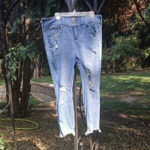 Torrid Women’s Size 18R  Jegging soft Hi-Rise Jean Distressed Blue Light Wash